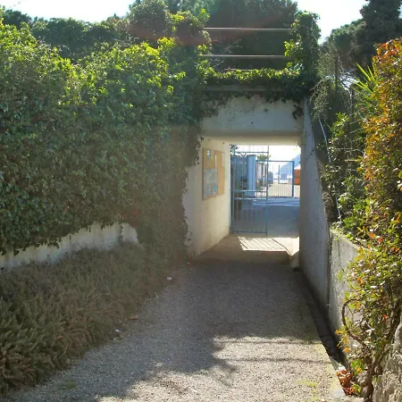 بيت للعطل Locazione Turistica L'isola.1