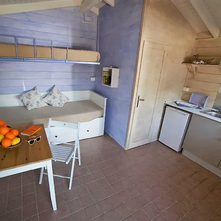Locazione Turistica L'isola.1 بيت للعطل *
